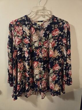 Kori Floral Women's V-neck Top